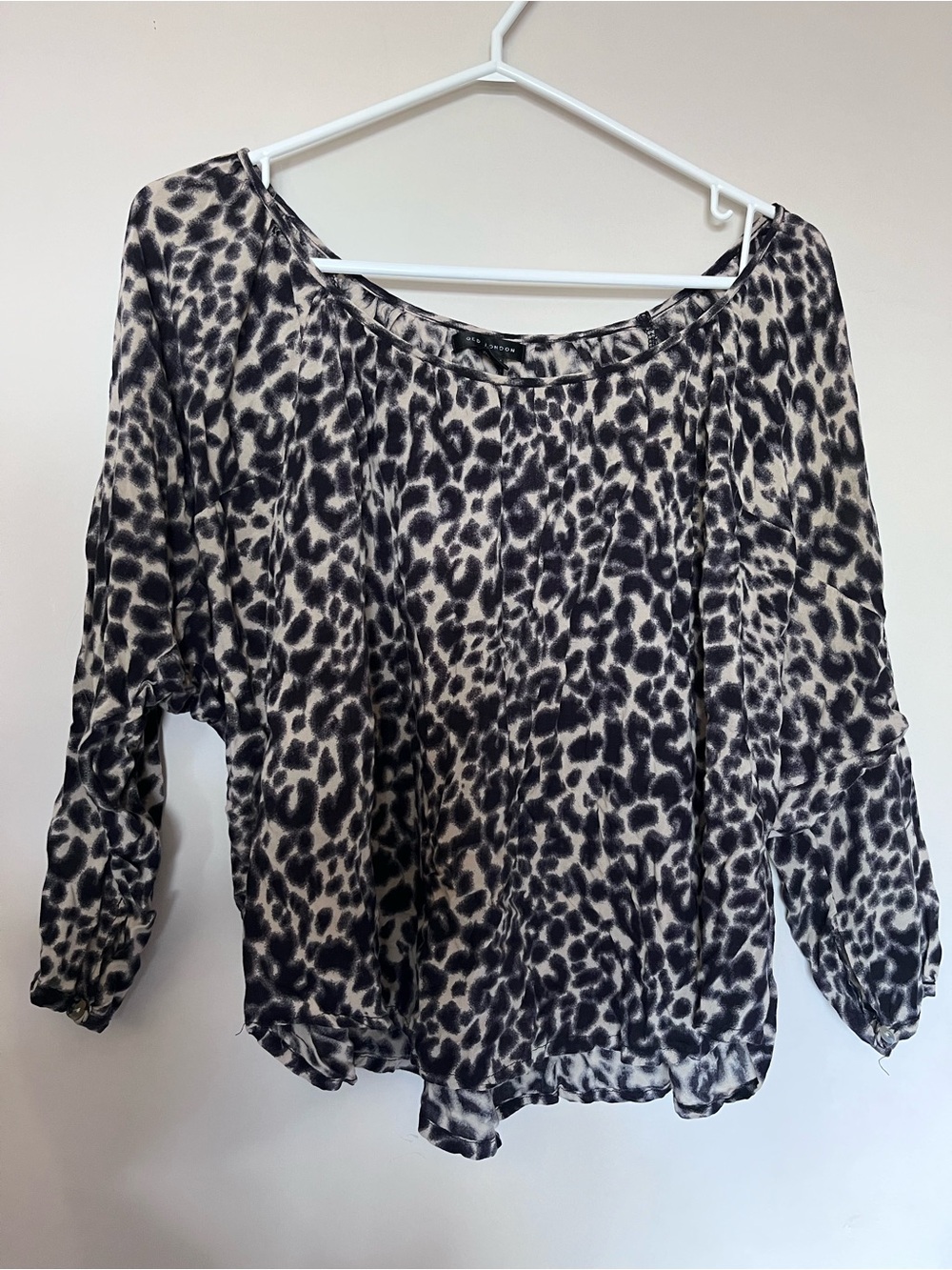 π QED London Leopard Print Scoop Neck Blouse
